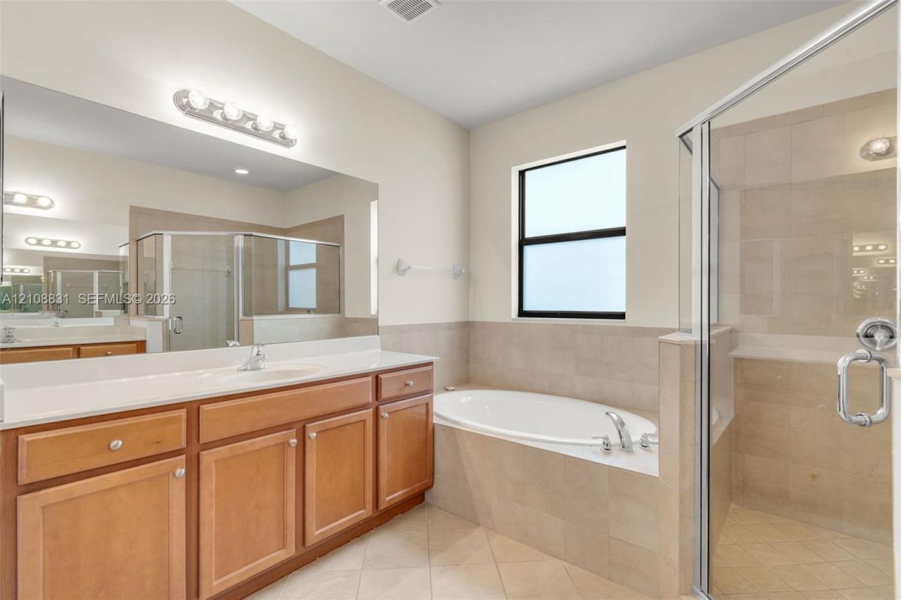 11460 NW 88th Ln , Doral, FL 33178 Photo