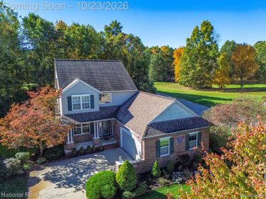 9856 Tioga Trail, Hamburg Township, Mi 48169