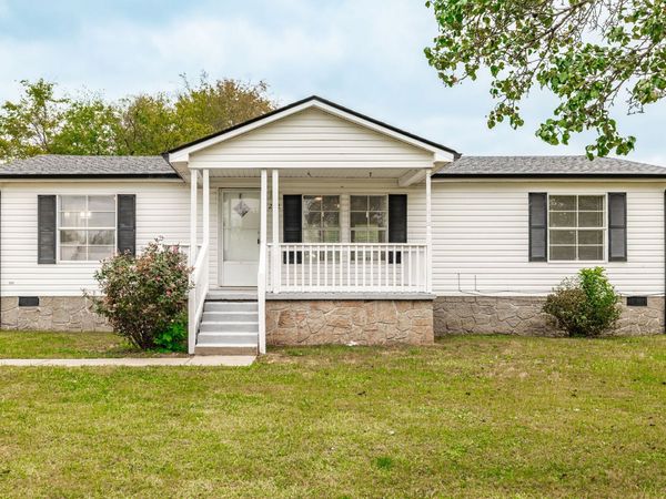 202 Fountain Head Rd , Portland, TN 37148