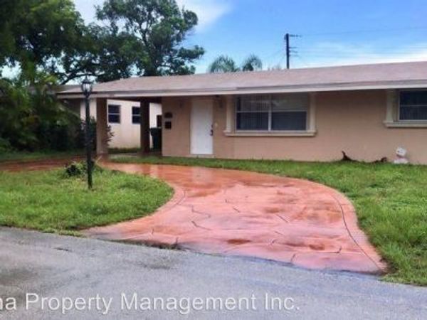 1541 NW 79TH Way, Pembroke Pines, FL 33024