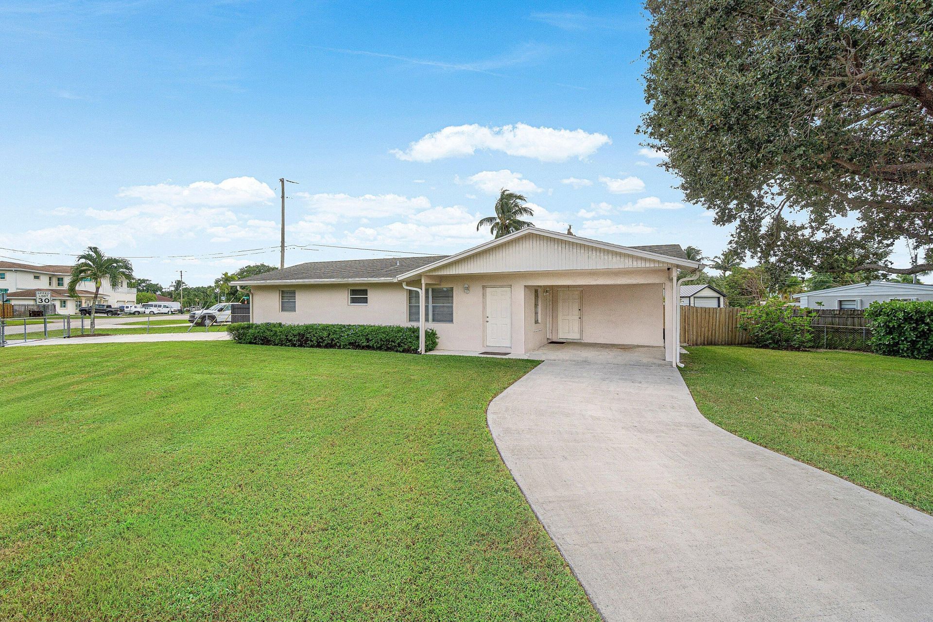 2766 New York Street, West Palm Beach, FL 33406 Photo