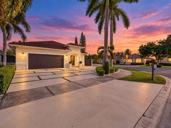 7721 NW 201st Ter, Hialeah, FL 33015