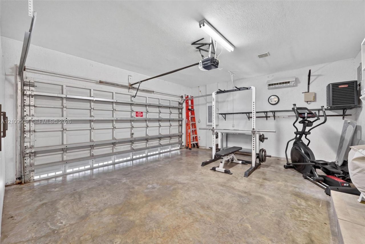 7721 NW 201st Ter, Hialeah, FL 33015 Photo
