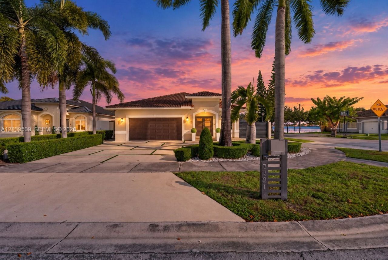 7721 NW 201st Ter, Hialeah, FL 33015 Photo