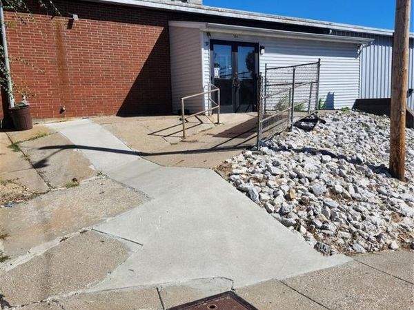 306 S 6th Street, Hannibal, MO 63401