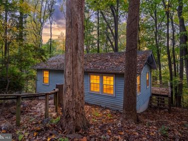 487 FREEZE ROAD, LINDEN, VA 22642