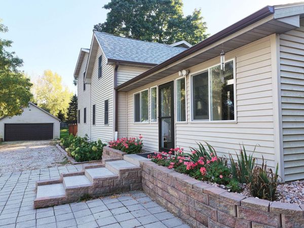 26015 89th St, Salem Lakes, WI 53168