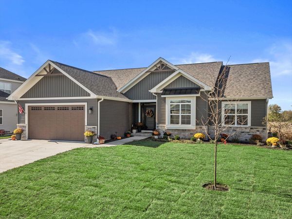 7840 259th Ave, Salem Lakes, WI 53168