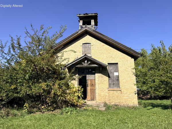 1690 Jay Rd, Belgium, WI 53004