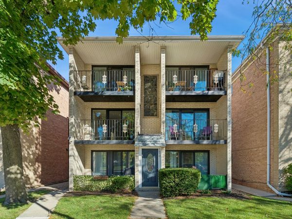 5470 W Higgins Avenue, Unit 2E, Chicago, IL 60630