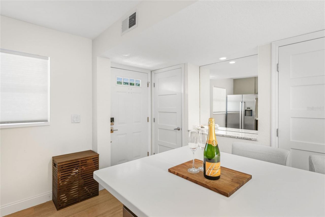936 La Costa Circle, Unit 10, Sarasota, FL 34237 Photo