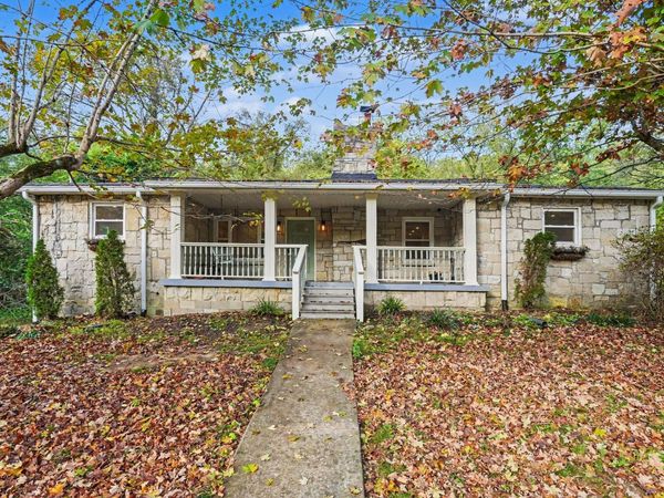 1217 Hitt Ln , Goodlettsville, TN 37072