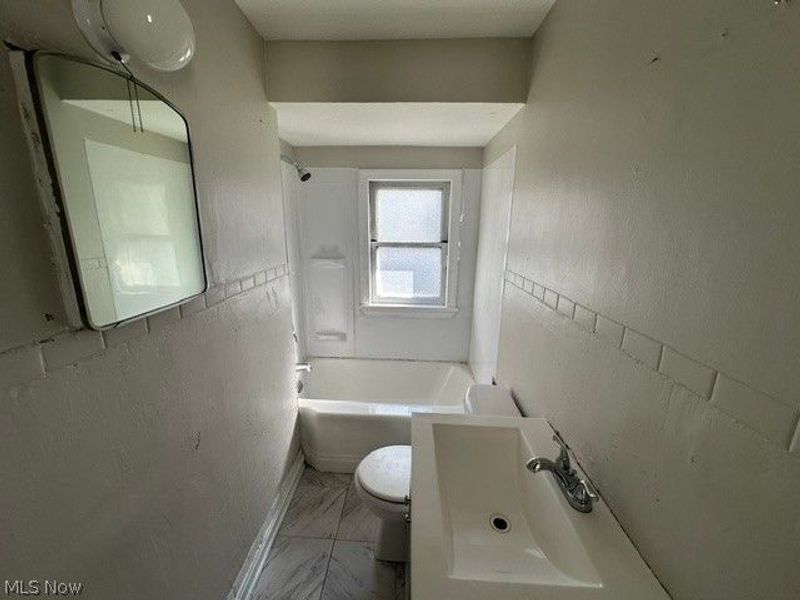 7507 Batavia Avenue, Cleveland, OH 44105 Photo 6