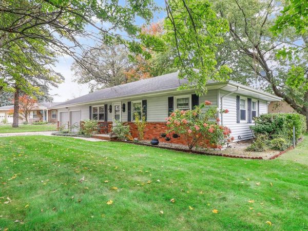 205 Canterbury , Blissfield, MI 49228