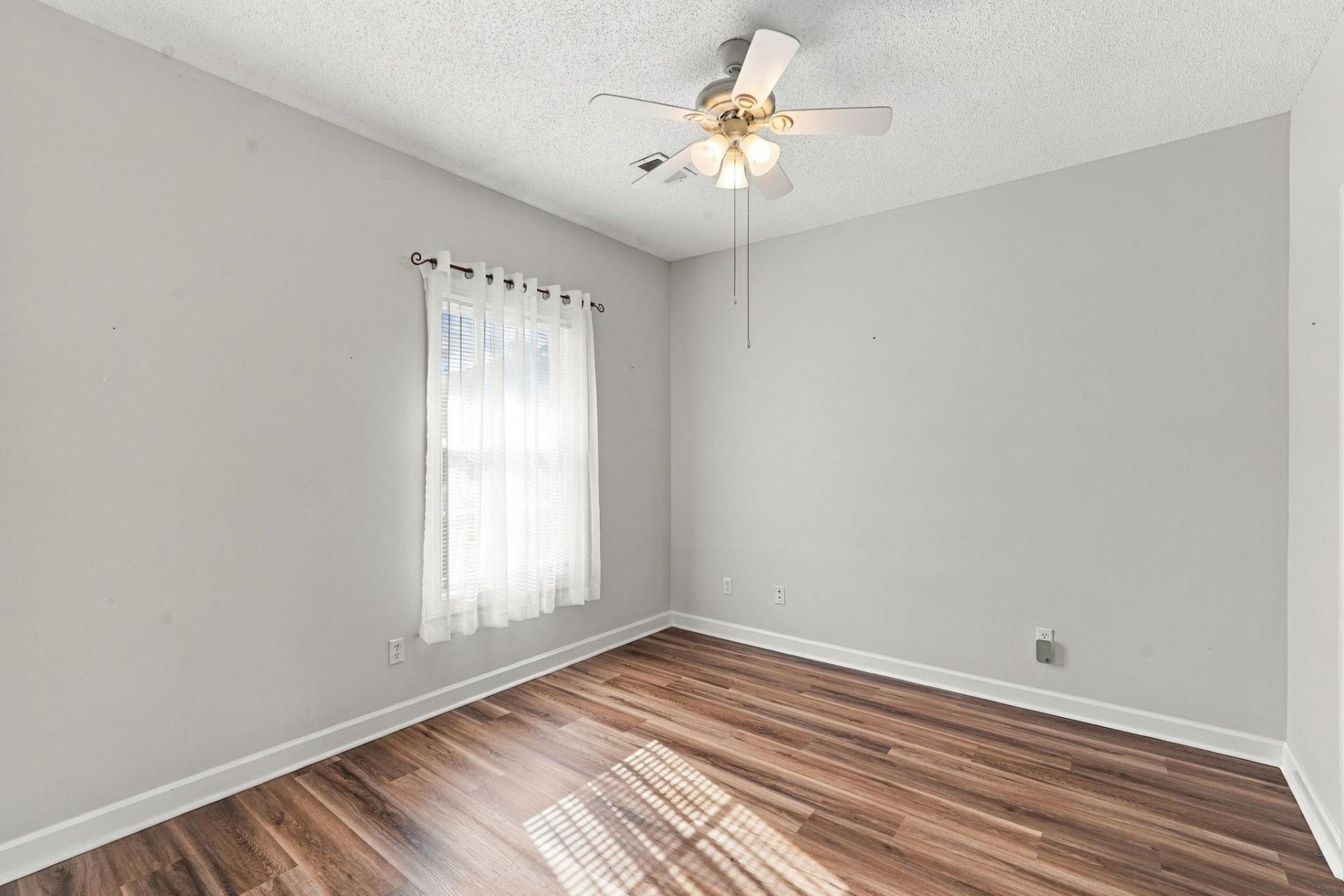 3983 Forsythia Ct. Photo 14