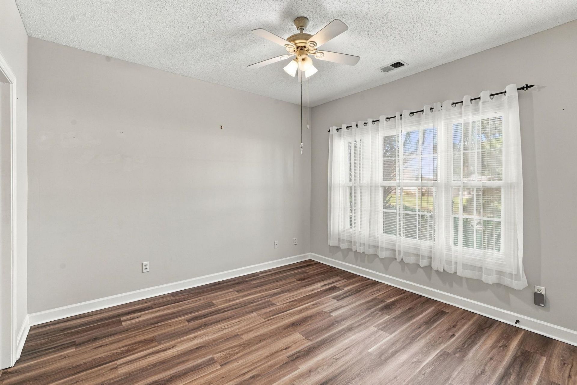3983 Forsythia Ct. Photo 22