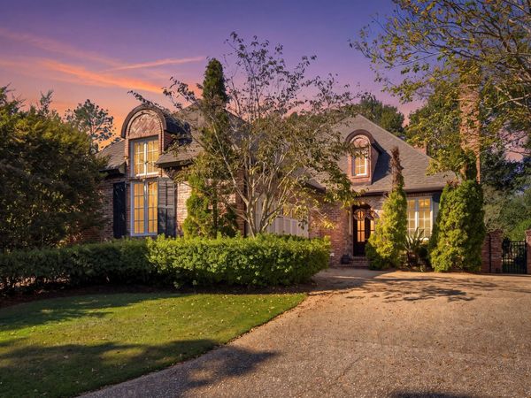 11 Golf Club Road, Hattiesburg, MS 39402