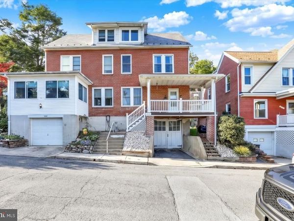560 MARSHALL AVENUE, READING, PA 19606