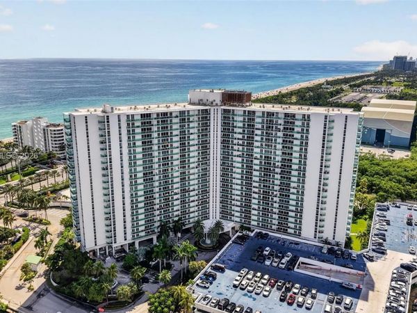 100 Bayview Dr , Unit 710, Sunny Isles Beach, FL 33160