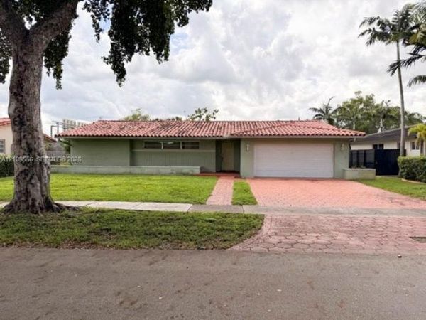 7140 Bamboo St , Miami Lakes, FL 33014
