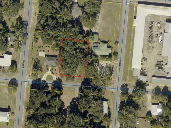 96 W Toledo Avenue, DeFuniak Springs, FL 32433