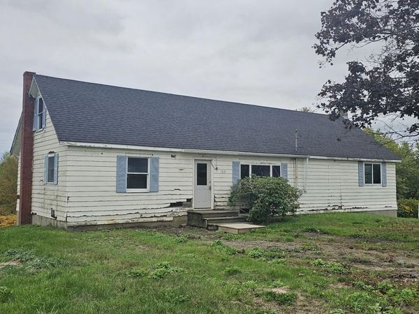 160 Skowhegan Road , Fairfield, ME 04937