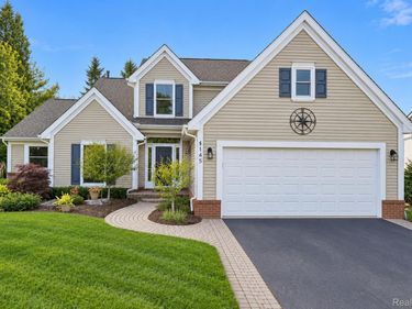 145 Village Way, Oxford Township, Mi 48371