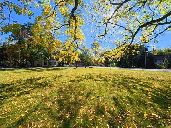E Genesee Street , Manlius, NY 13104