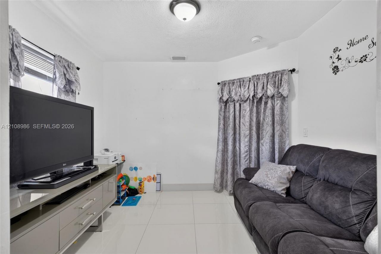 Please Call For Address, Hialeah, FL 33012 Photo