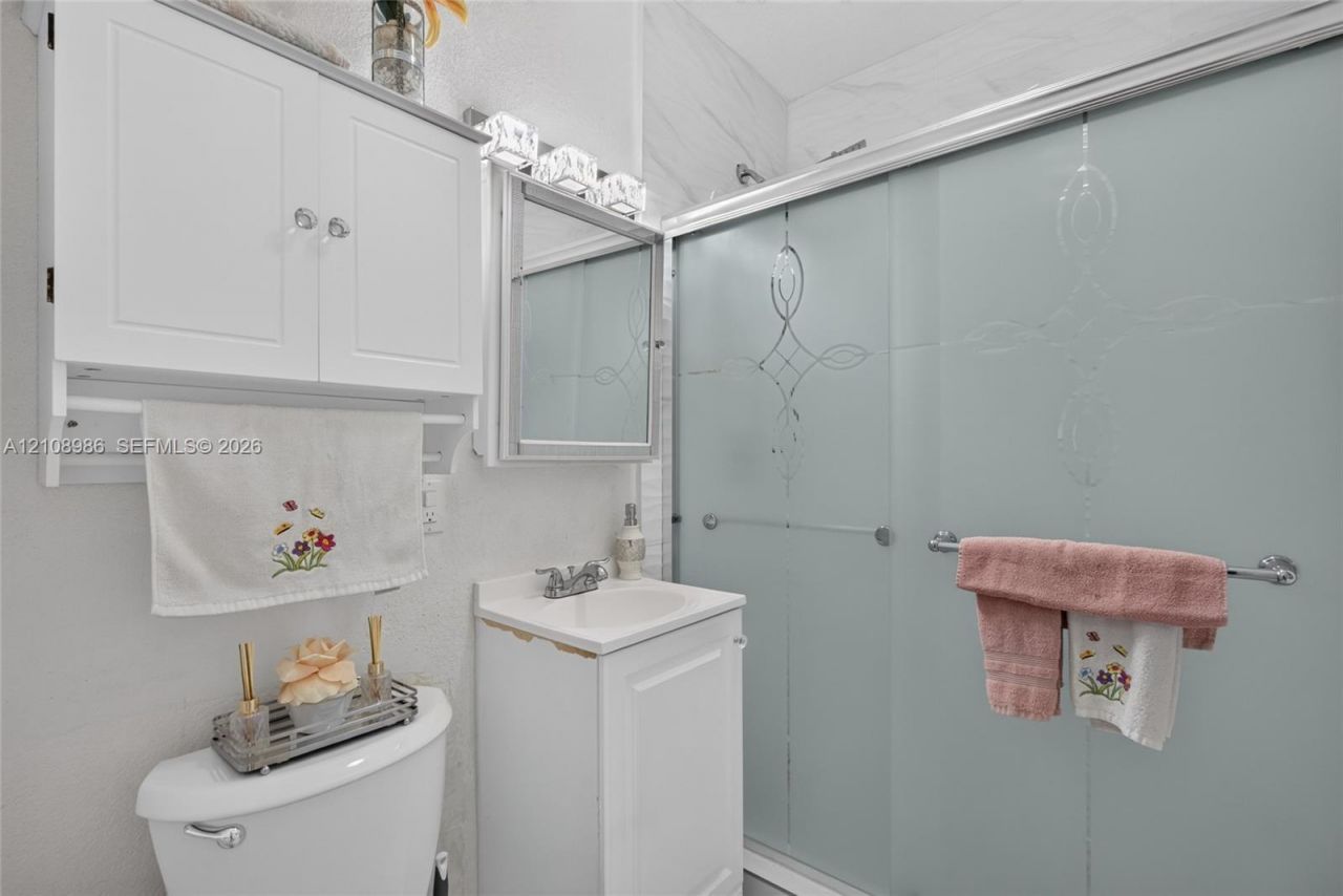 Please Call For Address, Hialeah, FL 33012 Photo