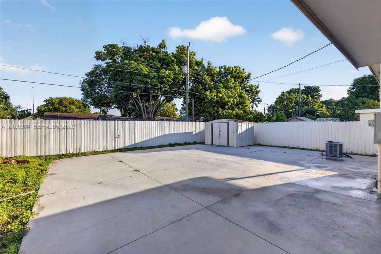 Please Call For Address, Hialeah, FL 33012 Photo