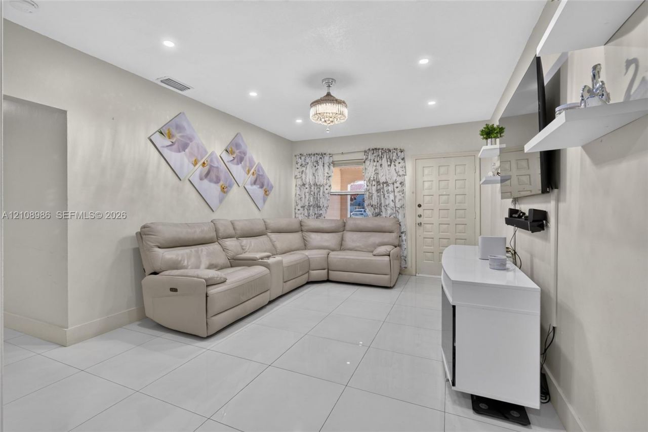 Please Call For Address, Hialeah, FL 33012 Photo