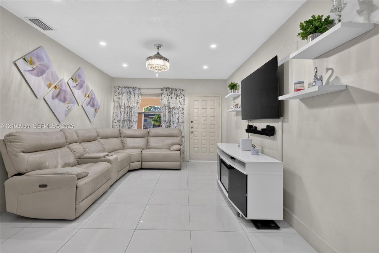 Please Call For Address, Hialeah, FL 33012 Photo