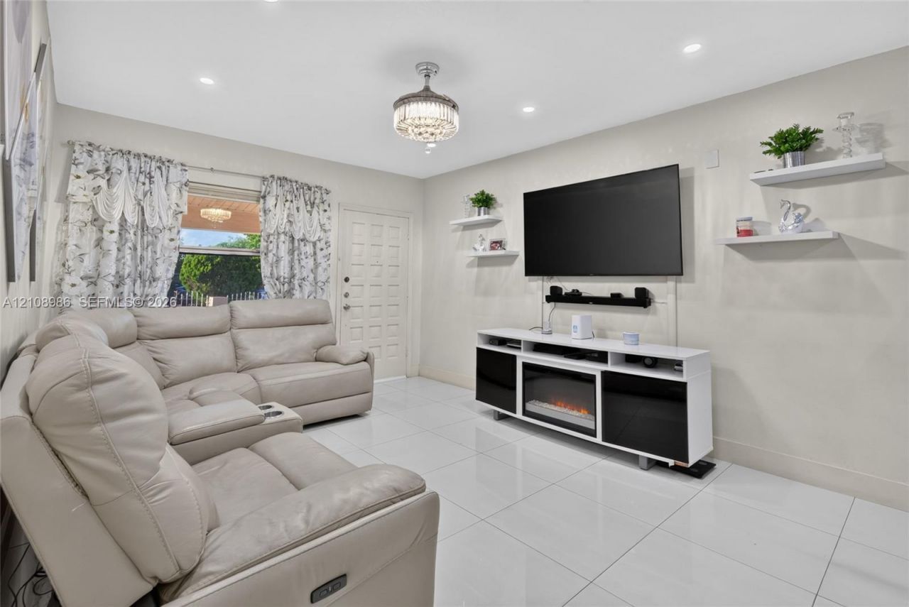 Please Call For Address, Hialeah, FL 33012 Photo