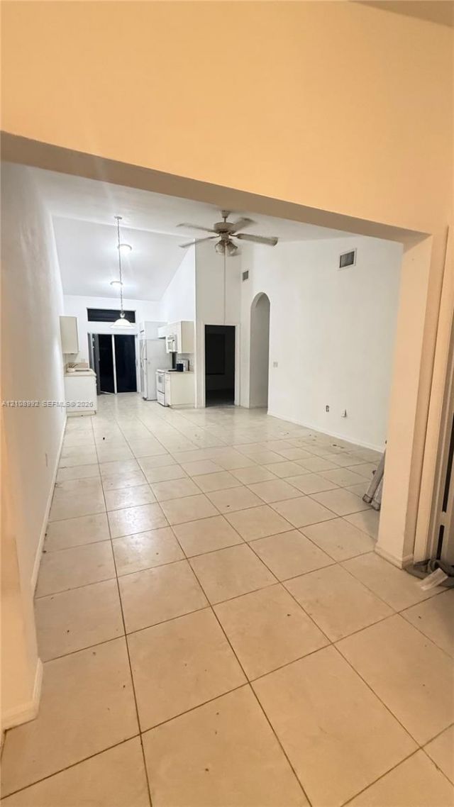 117 SE 3rd Ave , Unit 3, Hallandale Beach, FL 33009 Photo