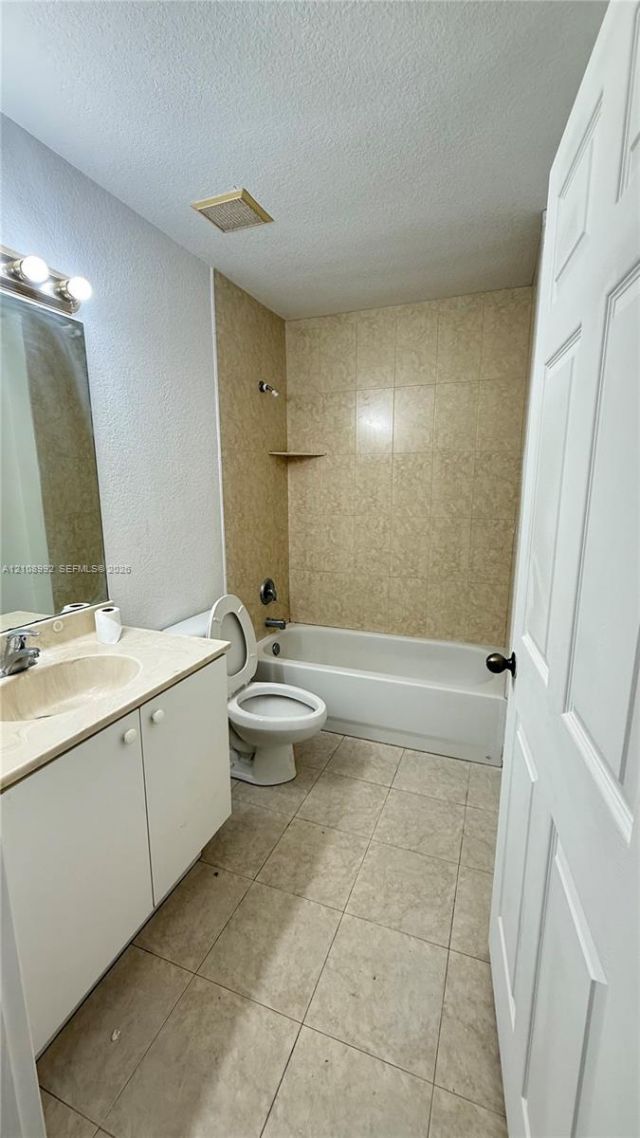 117 SE 3rd Ave , Unit 3, Hallandale Beach, FL 33009 Photo