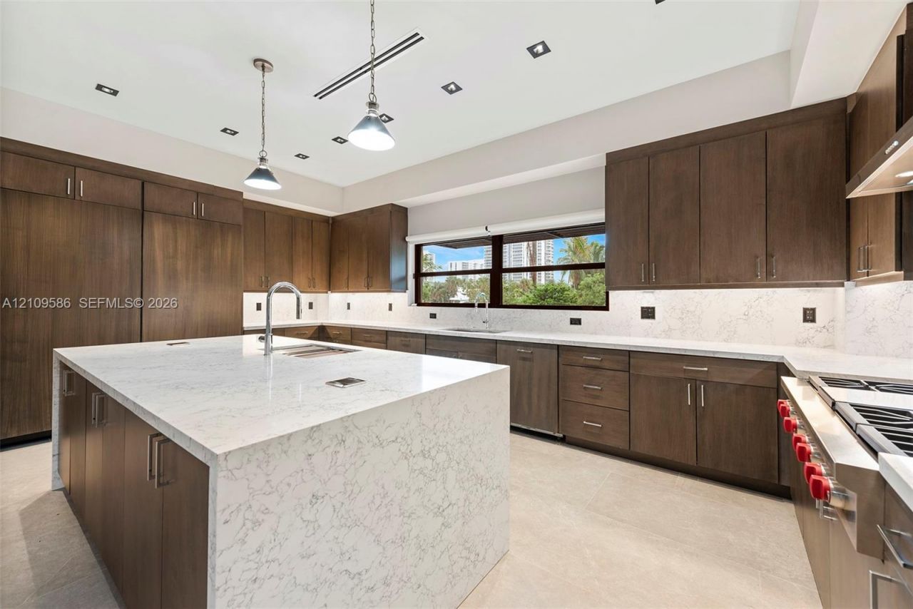 461 Poinciana Dr , Hallandale Beach, FL 33009 Photo