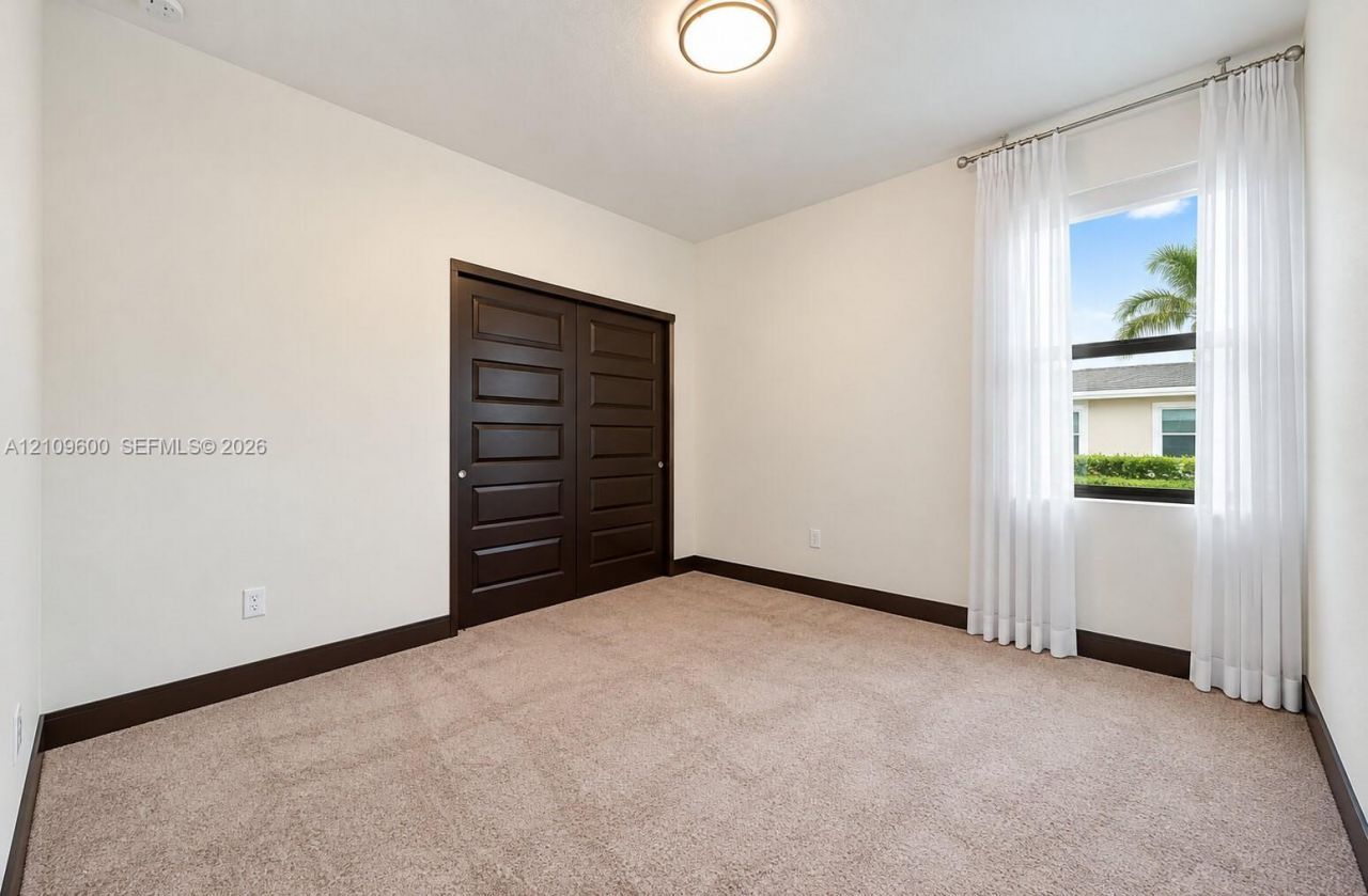 15742 NW 88th Ave , Unit 15742, Miami Lakes, FL 33018 Photo