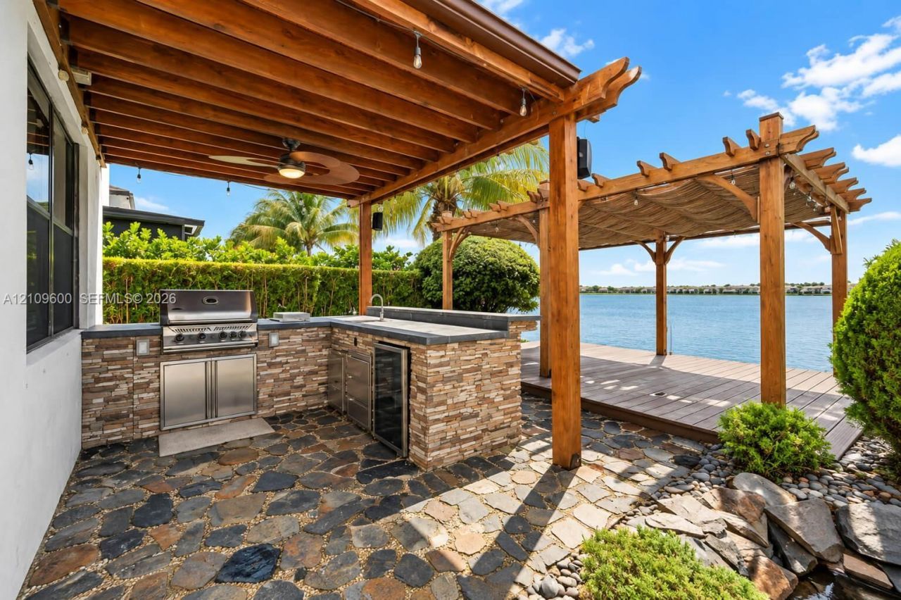 15742 NW 88th Ave , Unit 15742, Miami Lakes, FL 33018 Photo