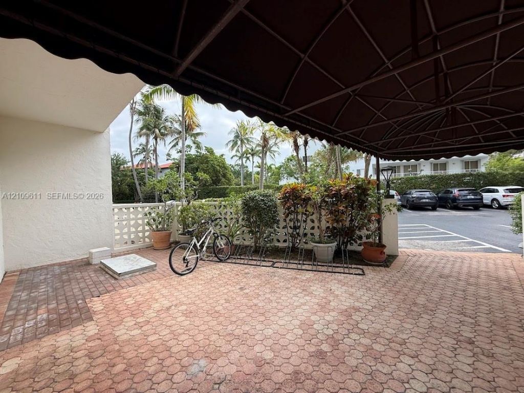77 Crandon Blvd, Unit 3C, Key Biscayne, FL 33149 Photo