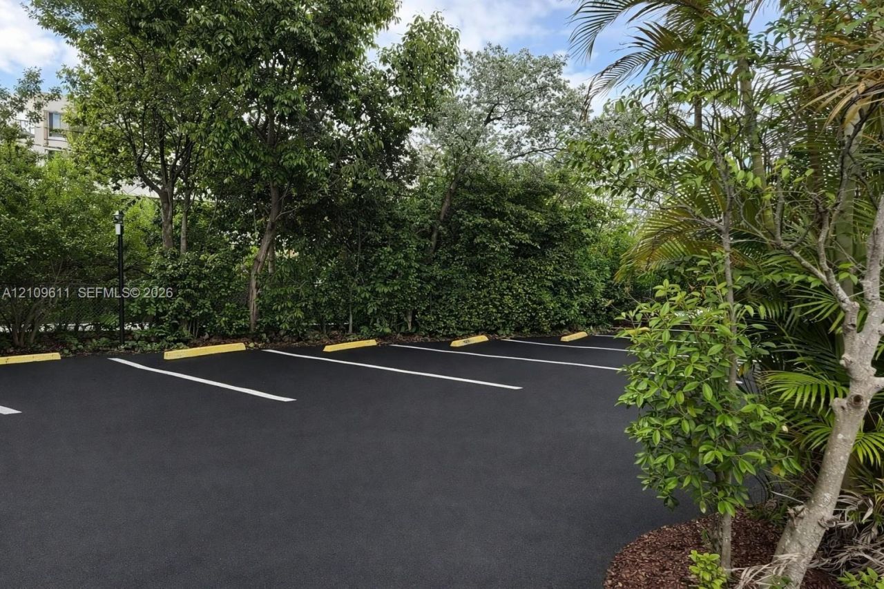 77 Crandon Blvd, Unit 3C, Key Biscayne, FL 33149 Photo