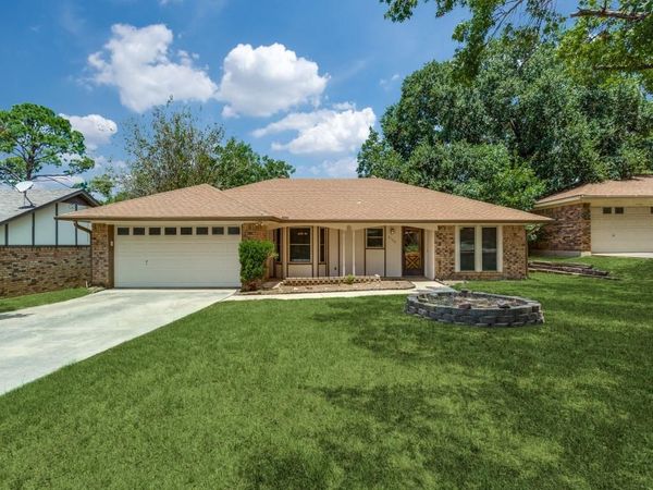 2126 Pecos Drive, Grapevine, TX 76051