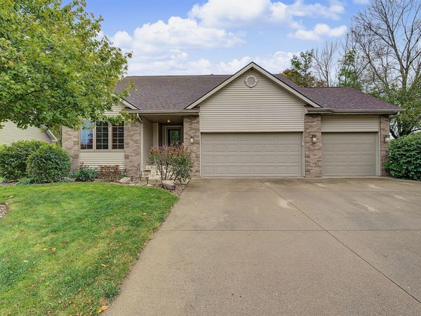 4601 154th Street , Urbandale, IA 50323