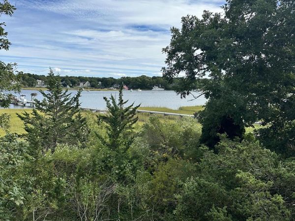262 Monomoscoy Road, Mashpee, MA 02649