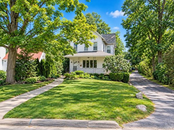 38 Stewart Place , Eastchester, NY 10709
