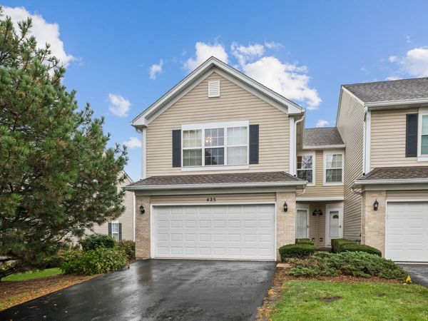 425 Windham Cove Drive , Crystal Lake, IL 60014