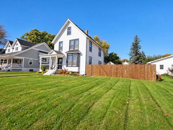 223 Lincoln Way , Dixon, IL 61021