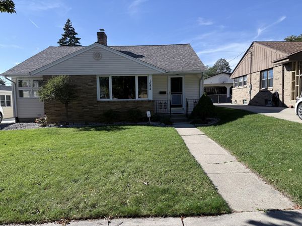 1024 Illinois St, Racine, WI 53405