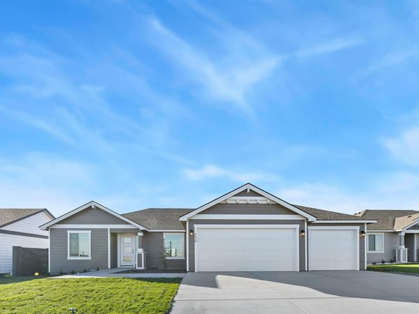 6818 Road 104, Pasco, WA 99301