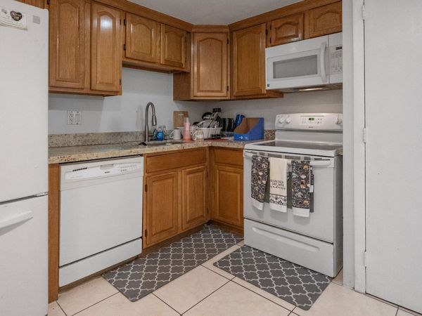 4156 INVERRARY Drive, Unit 409, Lauderhill, FL 33319